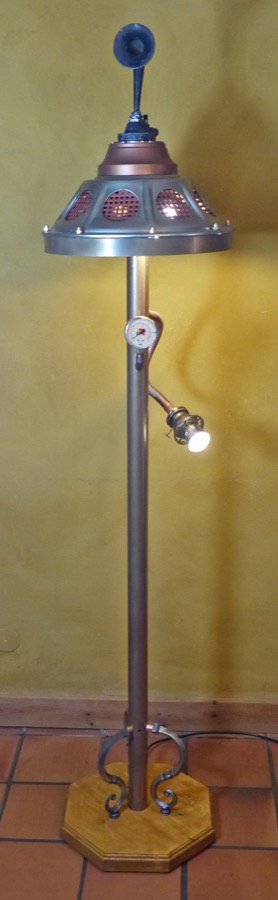 Steampunk Lamp 49_0413_900.jpg